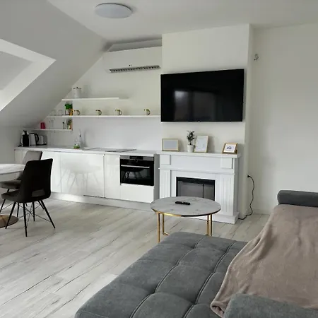 Elisabeth White With Parking Budapeşte