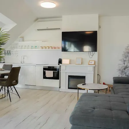 Elisabeth White With Parking Apartmán