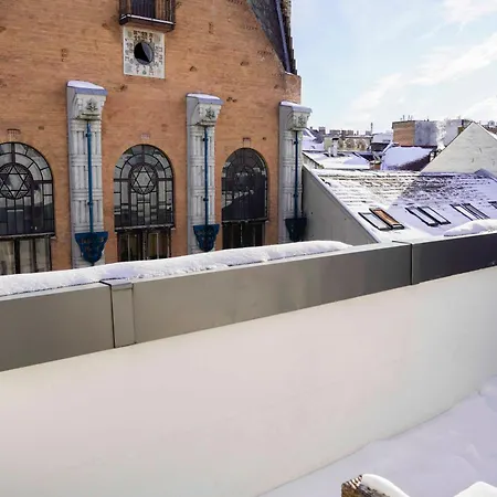 Elisabeth White With Parking Budapeszt